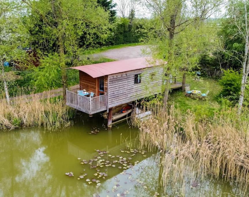 Lakeside Cabin On Stilts- 'Kingfisher' Villa Rous Lench Buitenkant foto